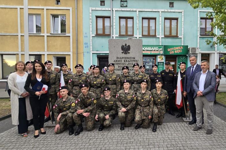 Powiat garwoliński stoi murem za polskim mundurem
