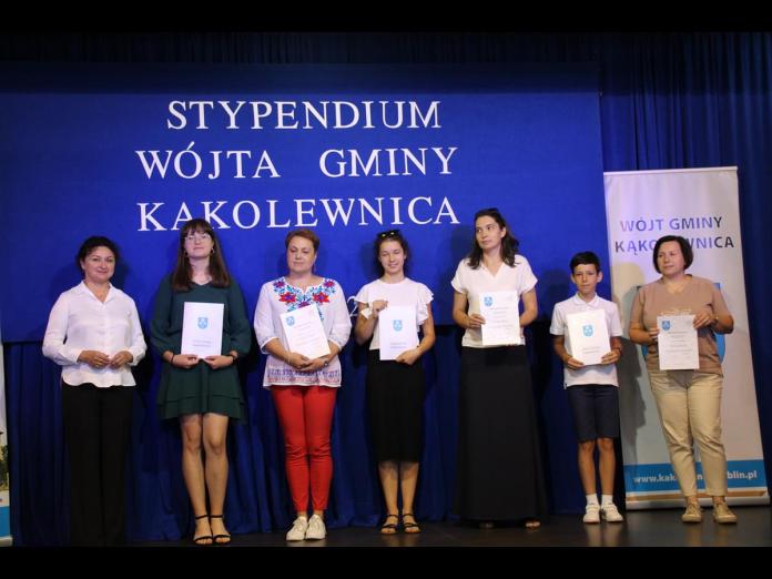 Najzdolniejsi uczniowie z gminy Kąkolewnica otrzymali stypendia