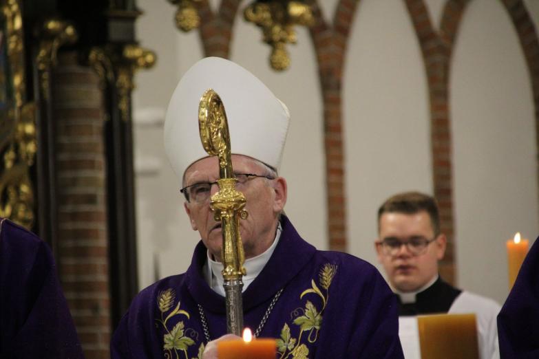 Siedlce: w katedrze modlono się za zmarłych biskupów i kapłanów z diecezji siedleckiej