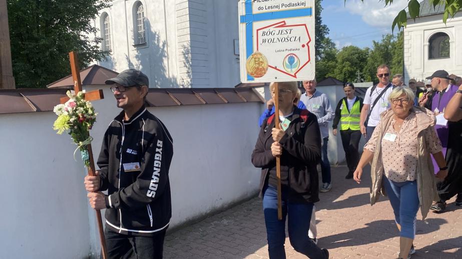 Idą pieszo do Leśnej Podlaskiej, aby modlić się w intencji trzeźwości