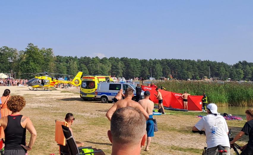 Szybka akcja ratowników i służb uratowała życie turysty nad jeziorem Białym w Okunince