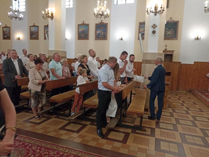 Dożynki parafialne w Maniach – wspólne dziękczynienie za plony