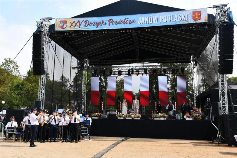 Jubileuszowe dożynki powiatu bialskiego w Janowie Podlaskim