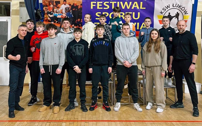 Uzależniają się od sportu /AUDIO/