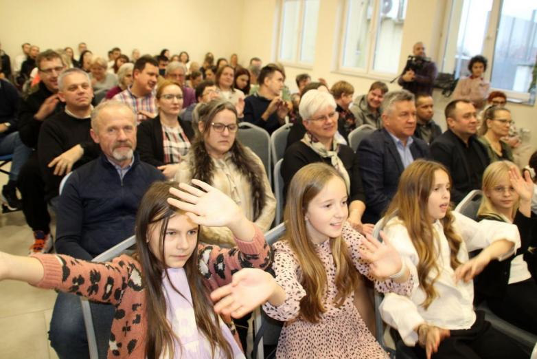 Integracyjne spotkanie w Starej Kornicy /AUDIO/