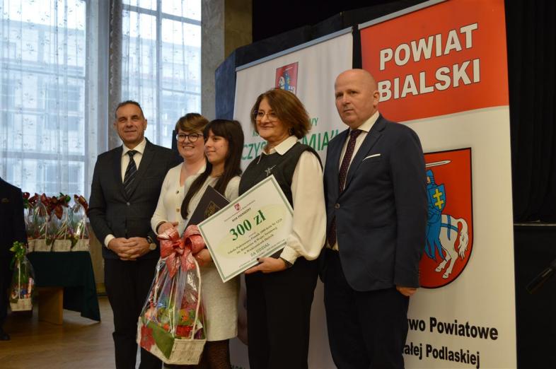 Zebrali tysiące kilogramów odpadów. XVII edycja konkursu „Czysta Ziemia” w powiecie bialskim