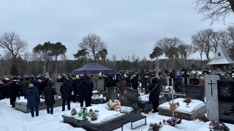 „Nauczył mnie wierności i odpowiedzialności” – bp Jacek Pyl na pogrzebie ojca