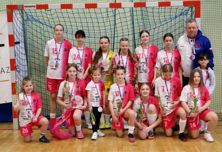 „Bo kobiety też w piłkę grają i to jak!”. Dzień kobiet na sportowo