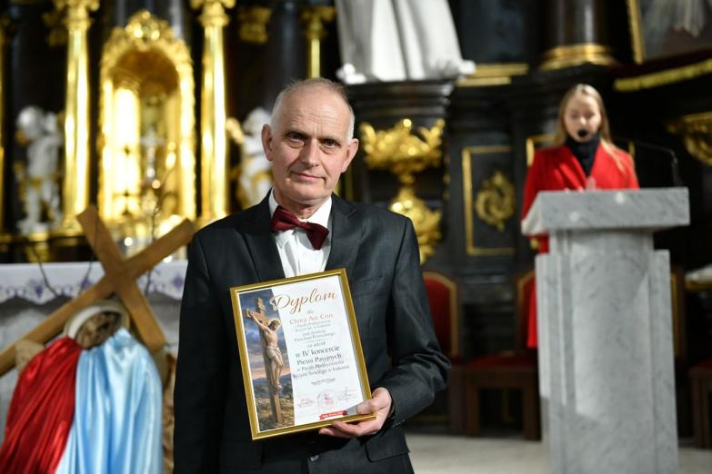 Łukowska świątynia rozbrzmiała śpiewem chórów /AUDIO/