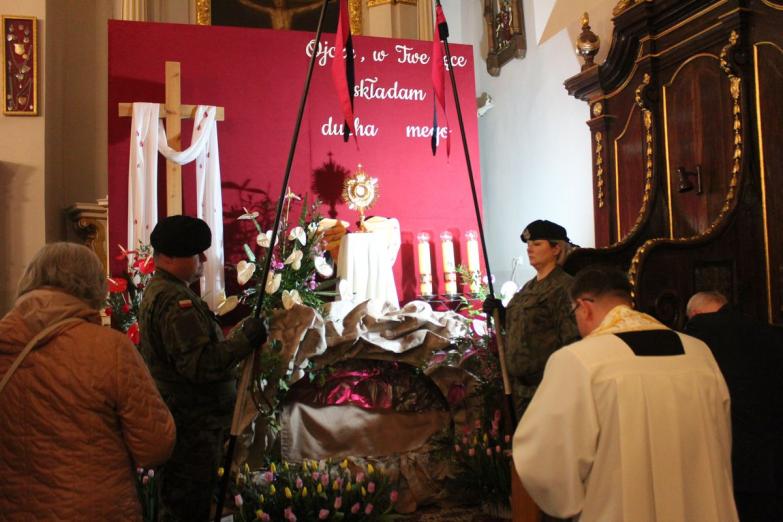 Z ciemności do światła – Wigilia Paschalna w parafii WNMP w Siemiatyczach