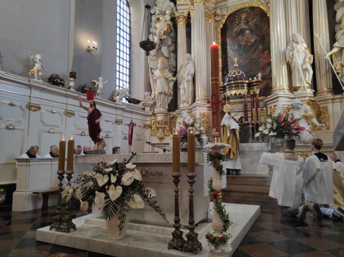 Rezurekcja w Siemiatyczach – radość Zmartwychwstania i żywa tradycja
