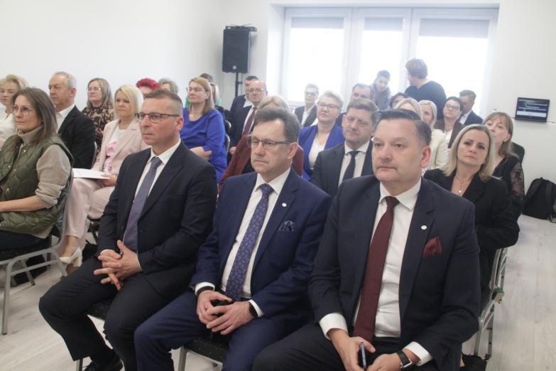 Środki od wojewody na drogi trafiły do samorządów