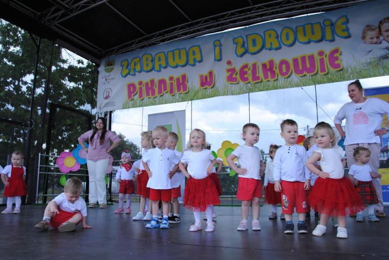 Piknik Rodzinny w Żelkowie-Kolonii pełen radości i wspólnej zabawy