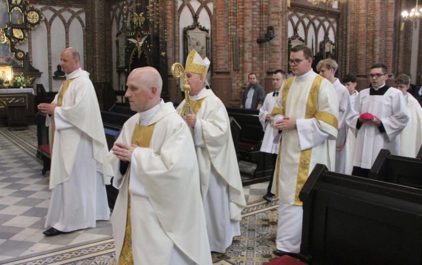 Oddany Bogu i Kościołowi. Święcenia diakonatu w siedleckiej katedrze /II/