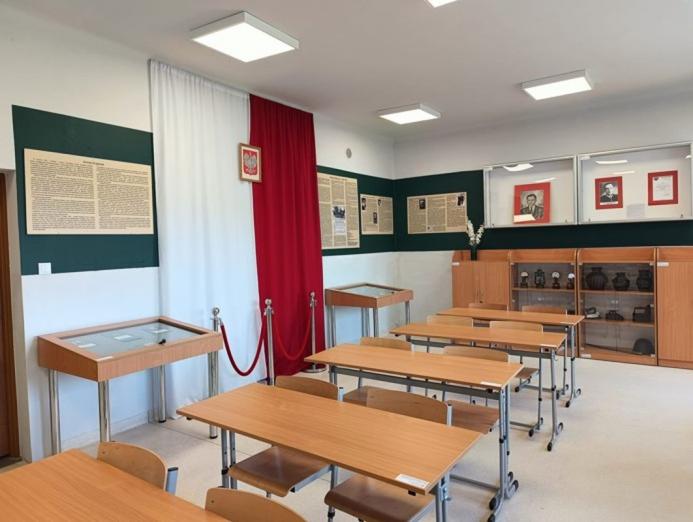 Wyryki: szkoła, która stała się kroniką lokalnej historii