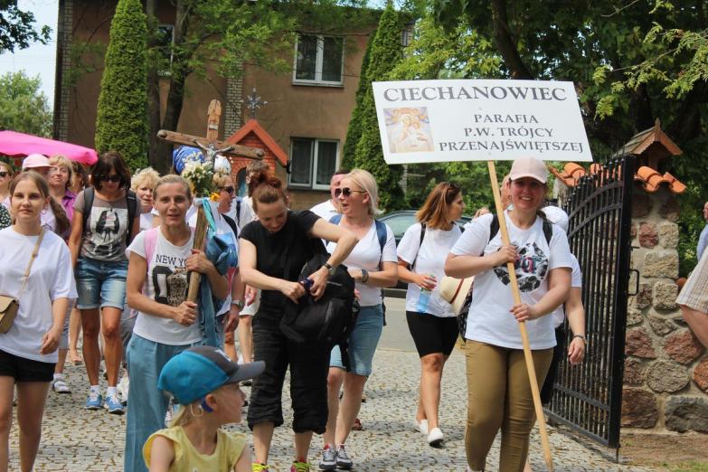 Piesze pielgrzymki do Ostrożan na rocznicę koronacji Cudownego Obrazu Matki Bożej