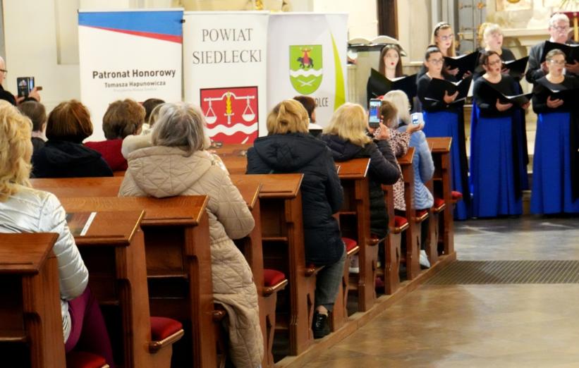 Poruszający serca koncert „Semper Virgo – dźwięk tajemnic różańcowych”